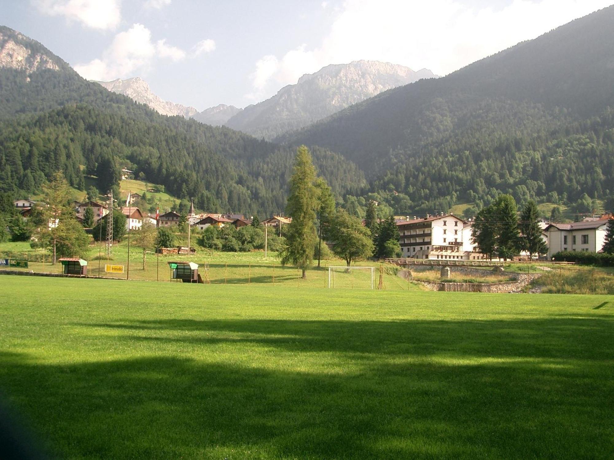 Hotel Davost Forni di Sopra Exterior photo